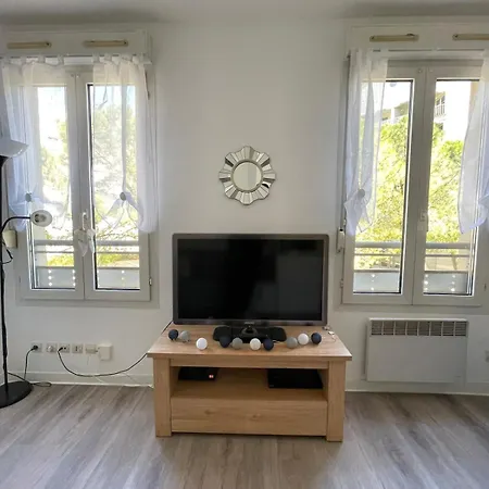 Le Reveur Au Bord Du Lez *